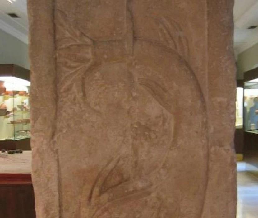 El Museo de Burgos muestra este mes un epitafio romano y una clave de bóveda de la iglesia de San Román